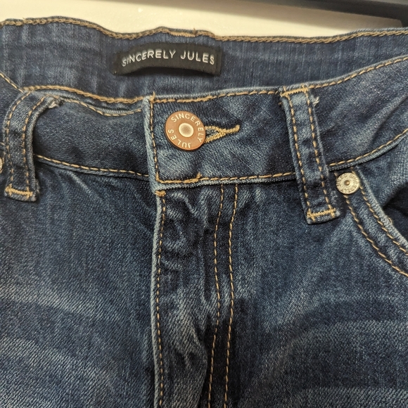 Distressed Straight Leg Jeans - Picture 4 of 5